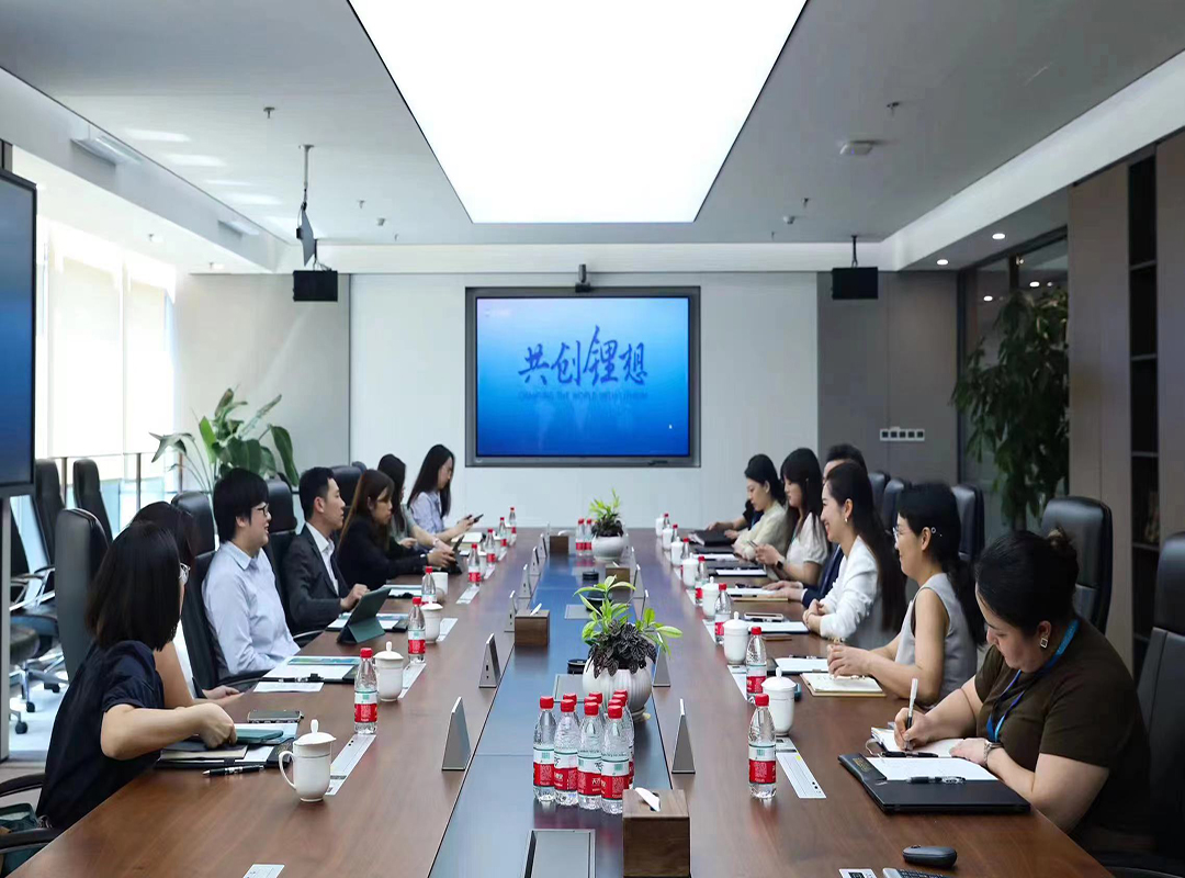 新加坡驻成都总领事陈知恩一行到访Li 科学馆 第 1 张