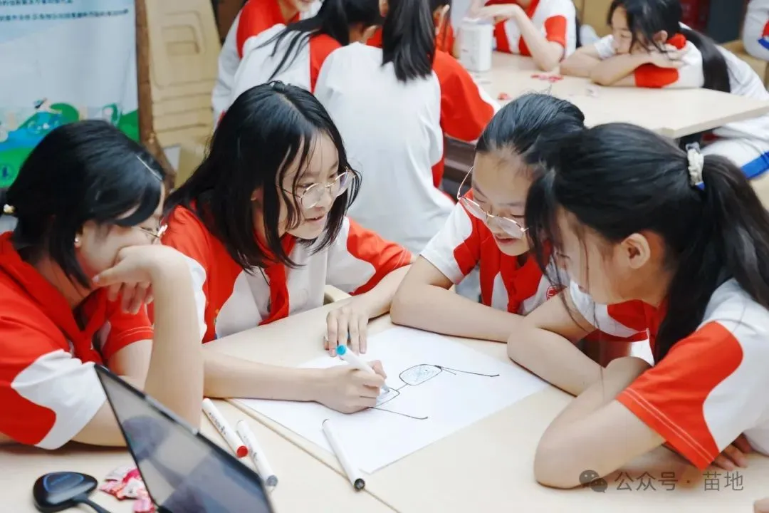 科创之旅毕业季,成都日报“苗地课堂”探秘Li 科学馆 第 2 张 科创之旅毕业季,成都日报“苗地课堂”探秘Li 科学馆 第 2 张