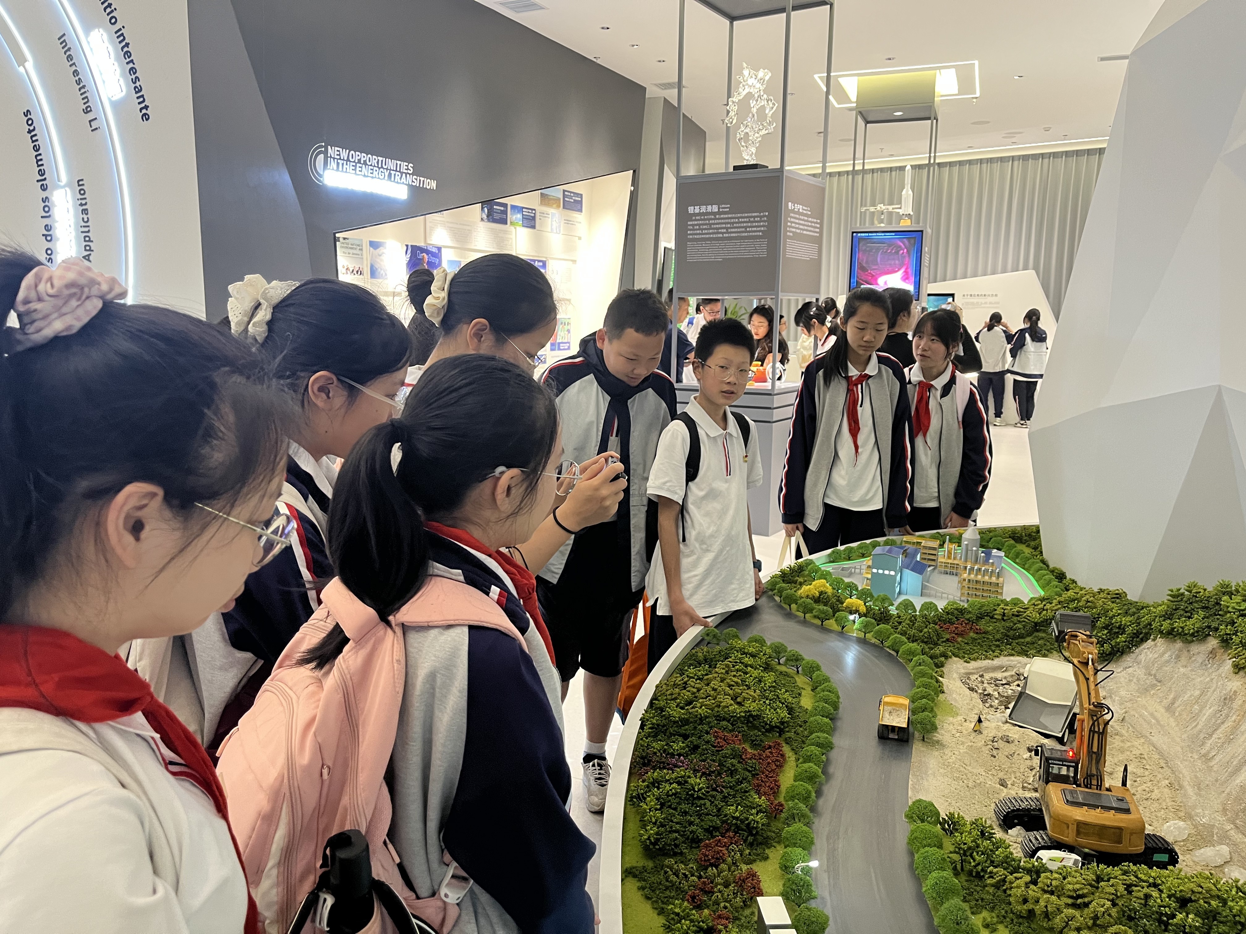 天齐锂业Li 科学馆获授四川天府新区首批“共享科教基地” 第 5 张