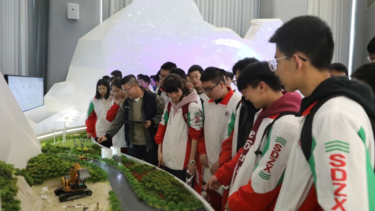 天齐锂业Li 科学馆荣获“2025中国上市公司经典品牌案例”奖项 第 10 张