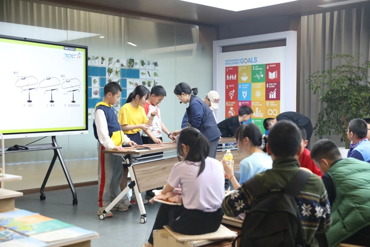 天齐锂业Li 科学馆荣获“2025中国上市公司经典品牌案例”奖项 第 9 张
